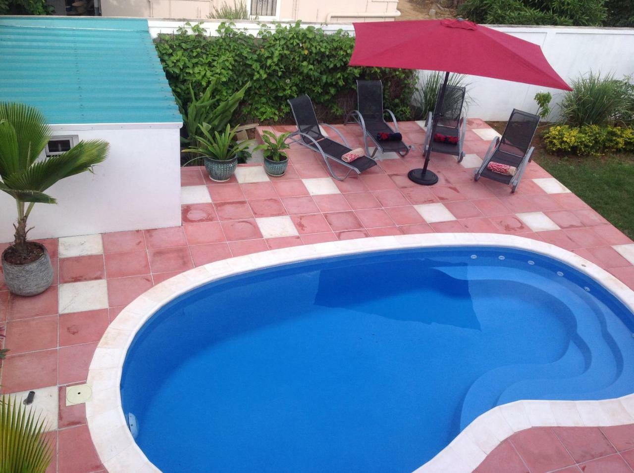 Fayruz Villa Is A 3 Bedroom, 3 Bathroom Detached House With Ac And Swimming Pool 5 Minutes Walk From Flic En Flac Public Beach Екстер'єр фото