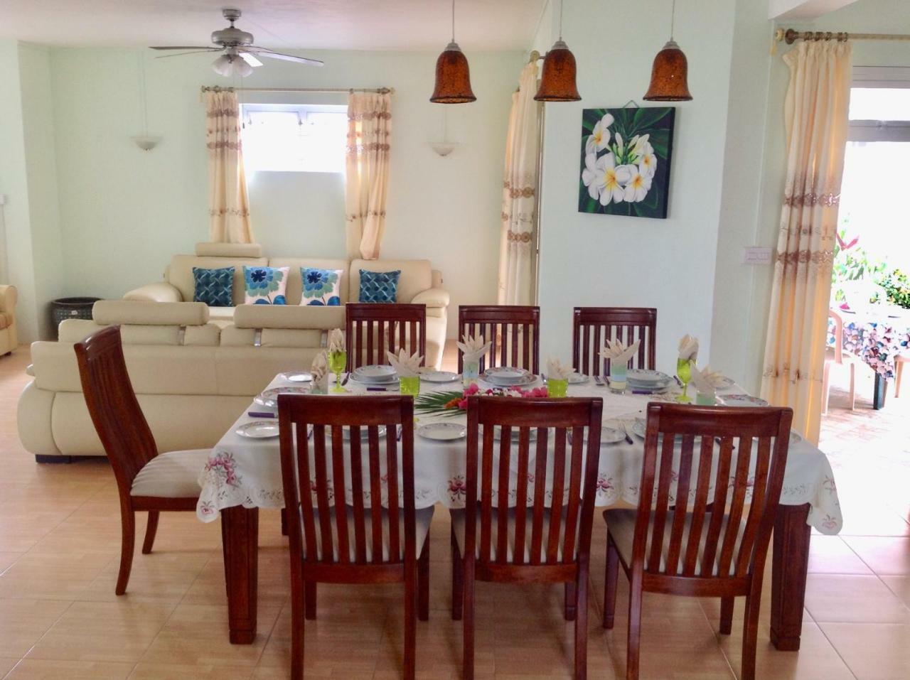 Fayruz Villa Is A 3 Bedroom, 3 Bathroom Detached House With Ac And Swimming Pool 5 Minutes Walk From Flic En Flac Public Beach Екстер'єр фото