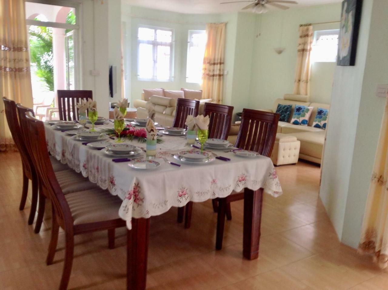 Fayruz Villa Is A 3 Bedroom, 3 Bathroom Detached House With Ac And Swimming Pool 5 Minutes Walk From Flic En Flac Public Beach Екстер'єр фото