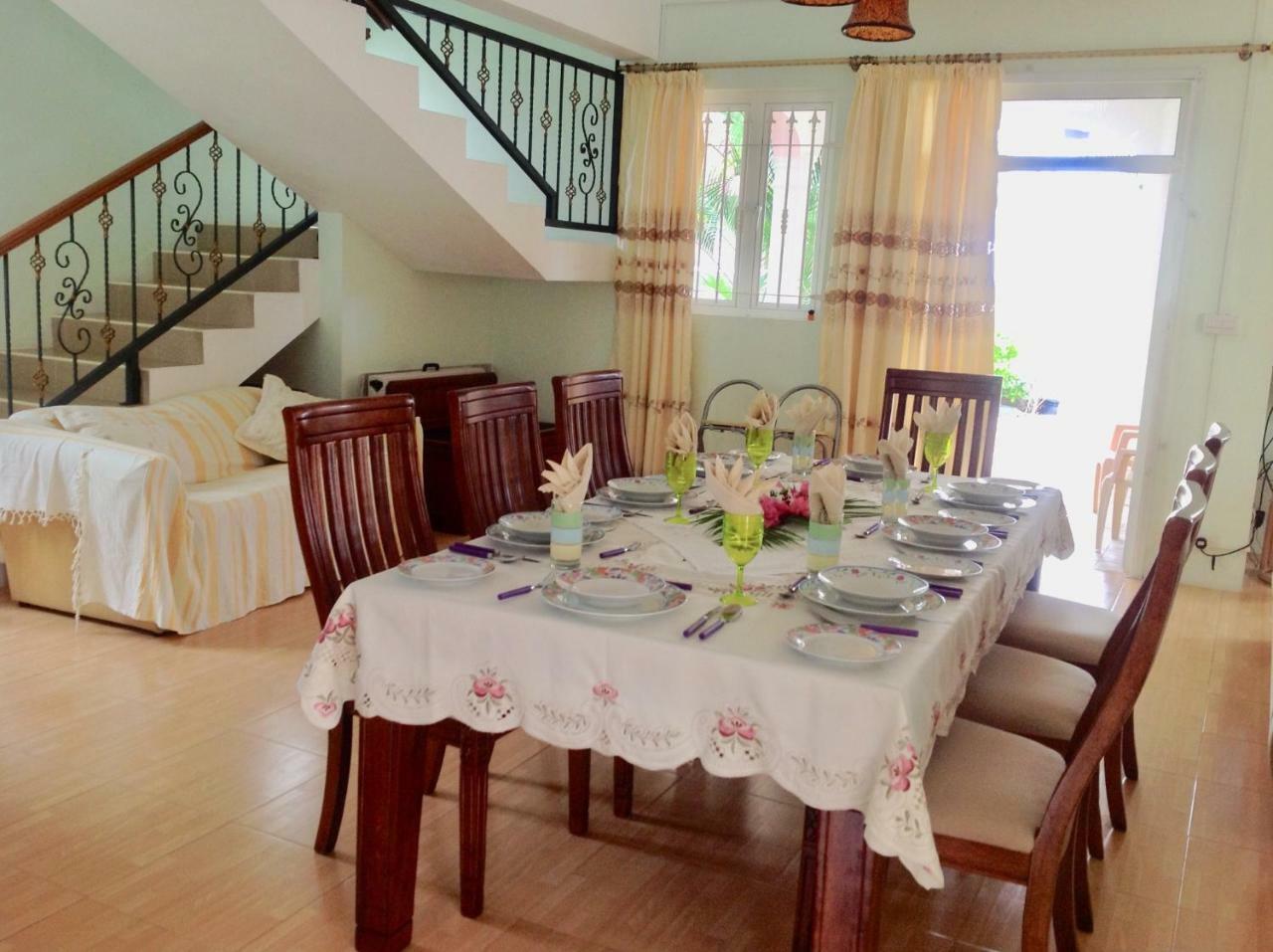 Fayruz Villa Is A 3 Bedroom, 3 Bathroom Detached House With Ac And Swimming Pool 5 Minutes Walk From Flic En Flac Public Beach Екстер'єр фото